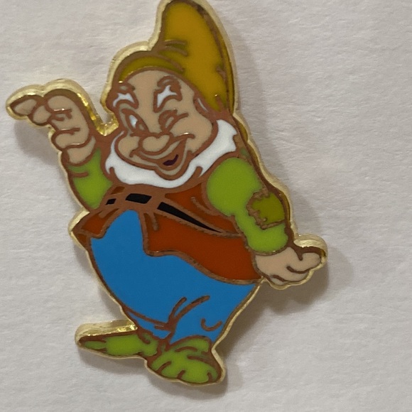 SNOW WHITE DISNEY PIN COMBO - Picture 12 of 16